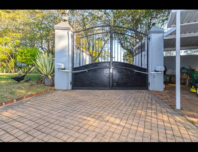 4 BEDROOM HOUSE FOR SALE IN HILLCREST PARK
